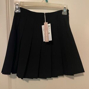 Black Pleated Skirt Pull & Bear